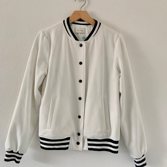 Skies Are Blue Jackets & Blazers - Stitchfix White & black bomber jacket